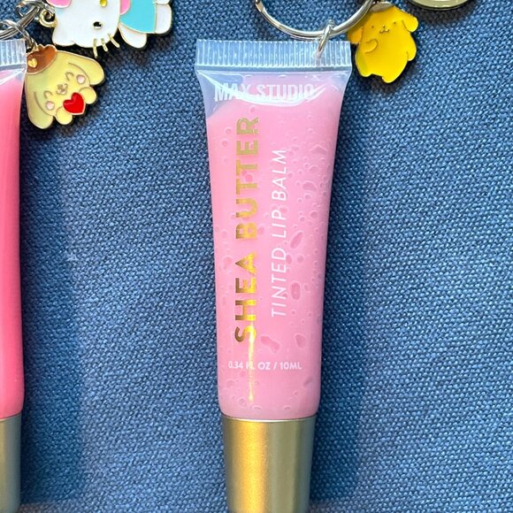 MAX STUDIO Charmed Lip Gloss Key Chains-Lip Balm Charmed Key Ring-Hello Kitty - Picture 3 of 6
